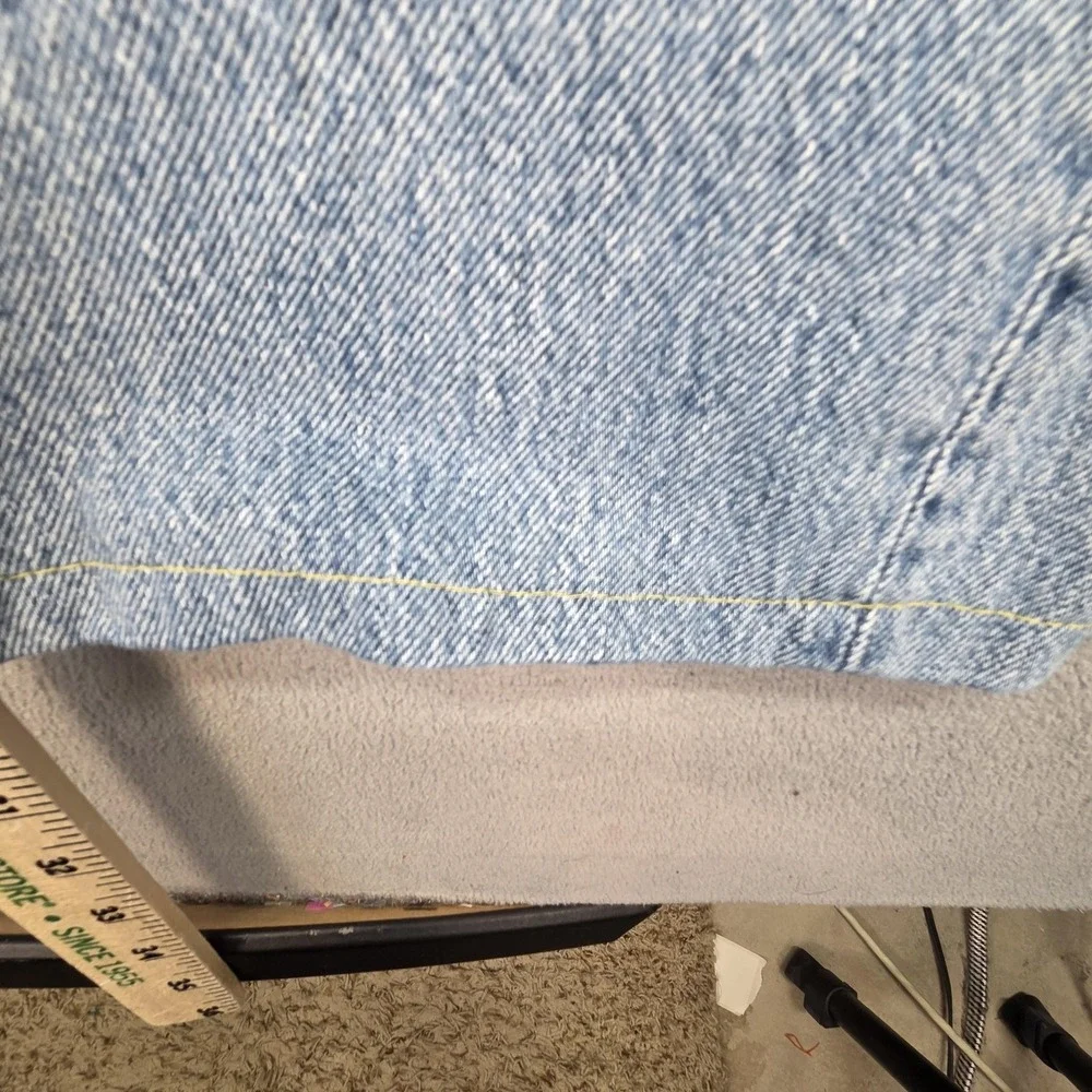 Vintage Levis 501 Jeans Mens Light Wash Straight Altered Hem USA 90s Fits 32x29
